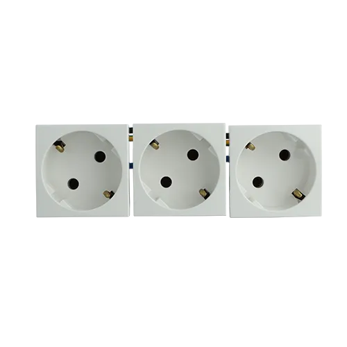 BLOCK THREE EARTH SOCKETS (SCHUKO)-6 MOD WHIT