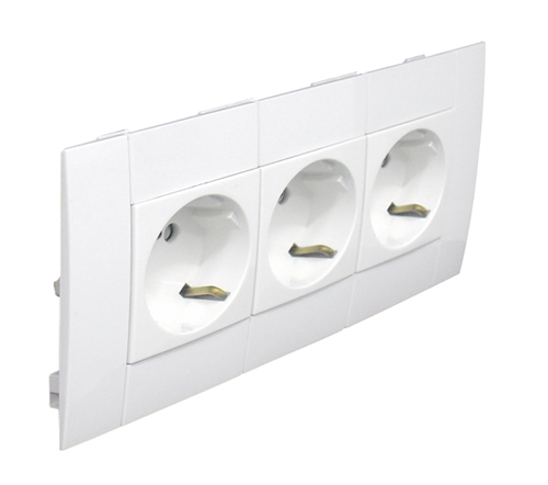 Prise Triple de Courant Schuko Modulaire avec Protection pour Couvercles L75 - 6 Modules